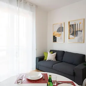 Appartamento Modern House Dergano A 150 Metri Metro, Milano